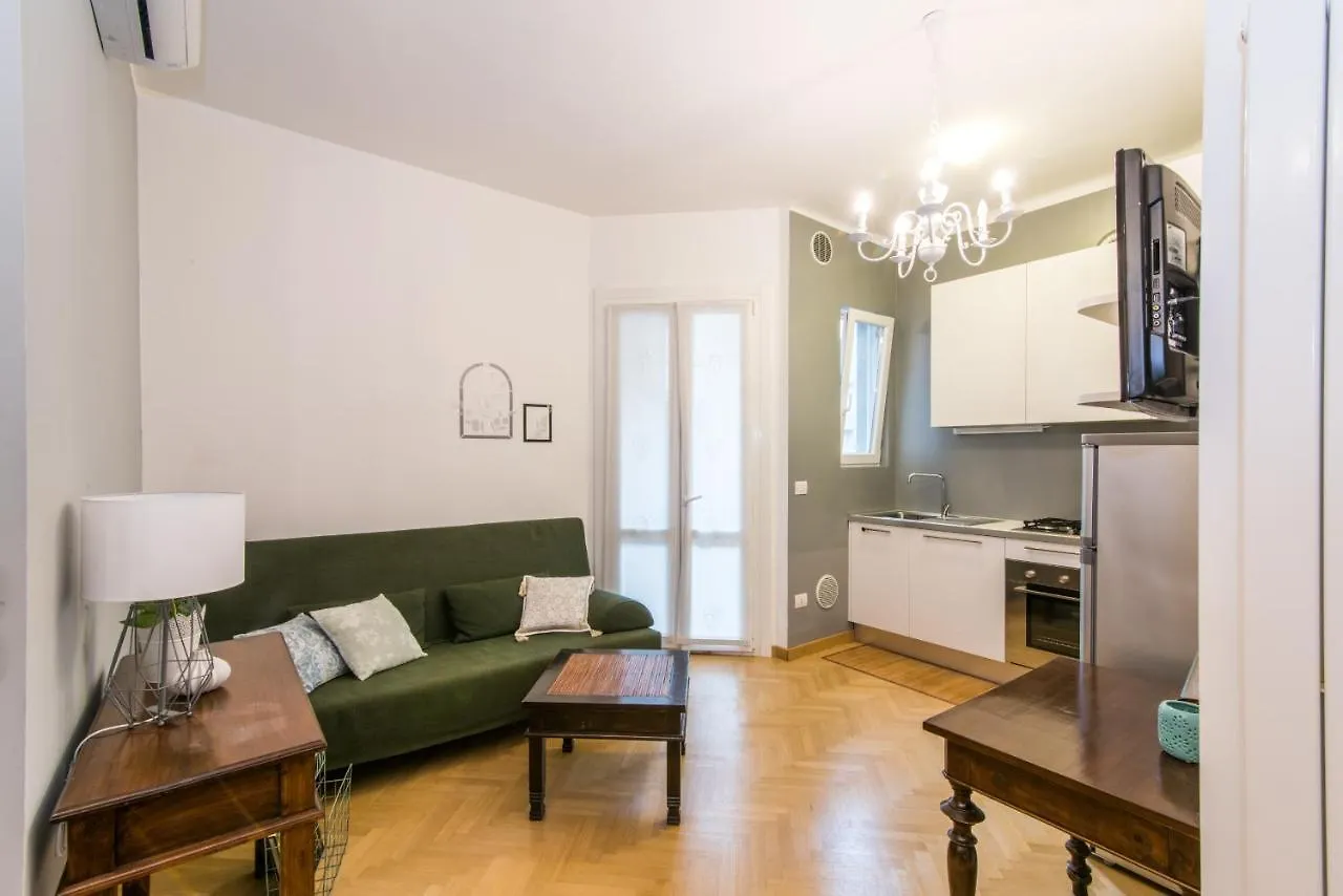 The Best Rent - Viale Corsica Apartment Milán