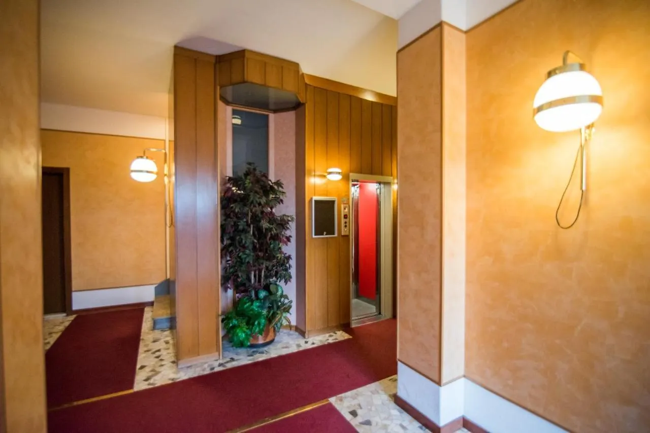 The Best Rent - Viale Corsica Apartment Milano